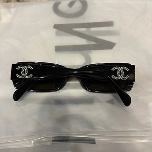 Authentic Chanel sunglasses cc crystal